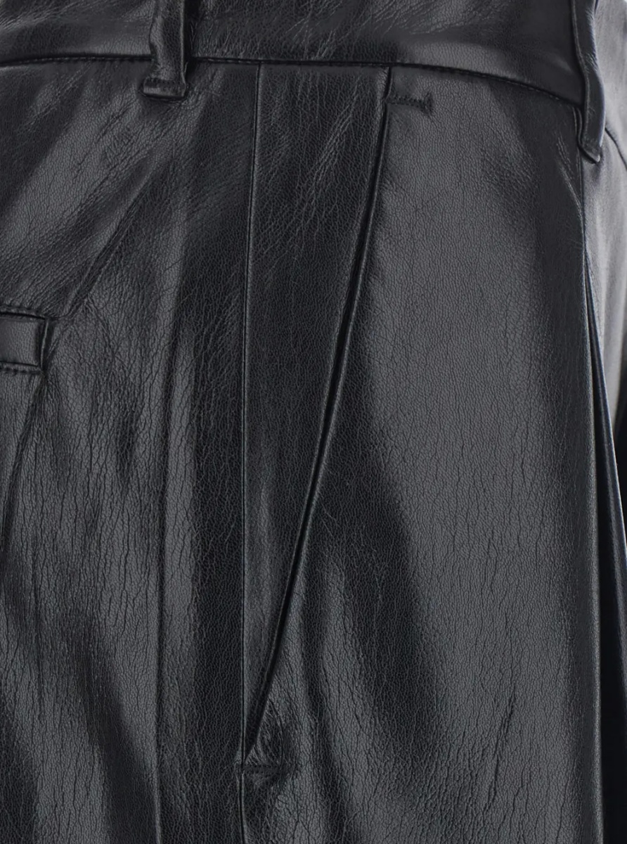 Pantaloni 'Sasha' black Pants with five-pocket design in eco-leather for women - Img 3