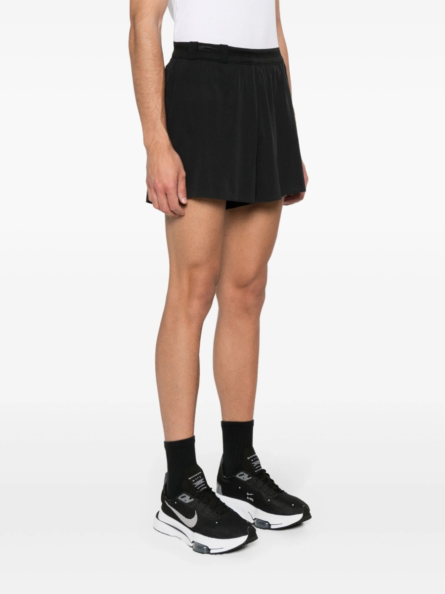 Pantaloni scurti ASICS negri din spandex/elastan si poliester reciclat - Img 3