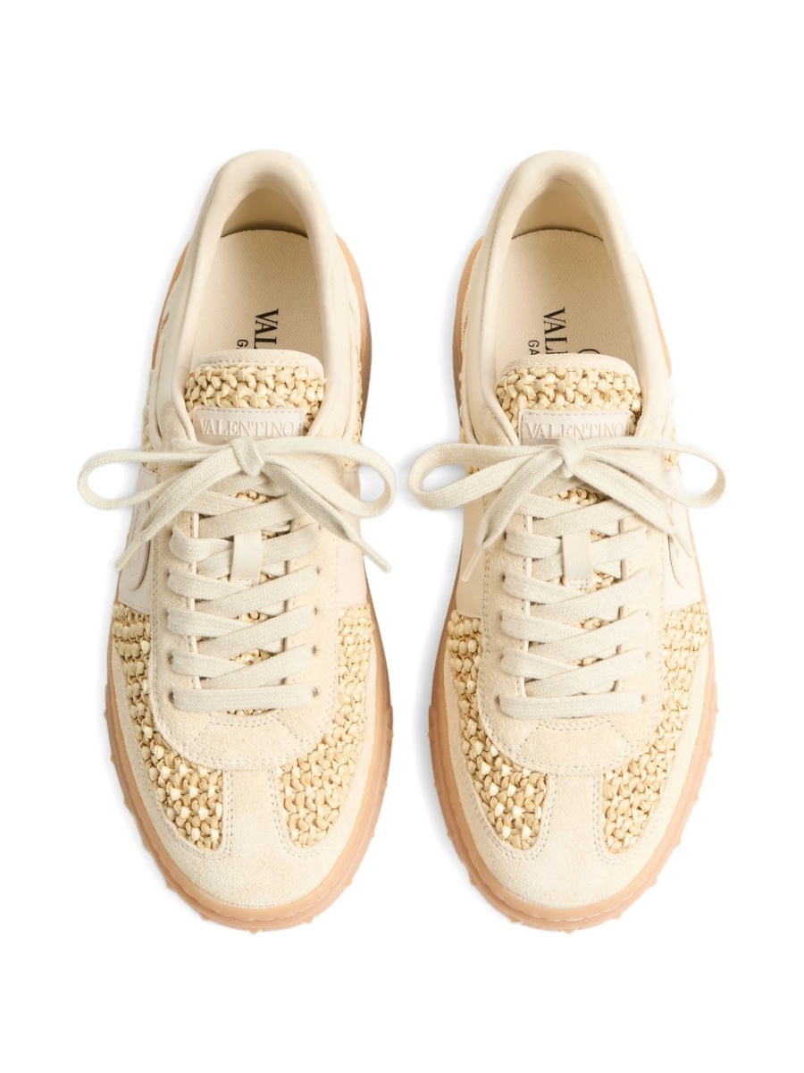 Sneakers Valentino Garavani neutri din rafie si piele intoarsa - Img 3