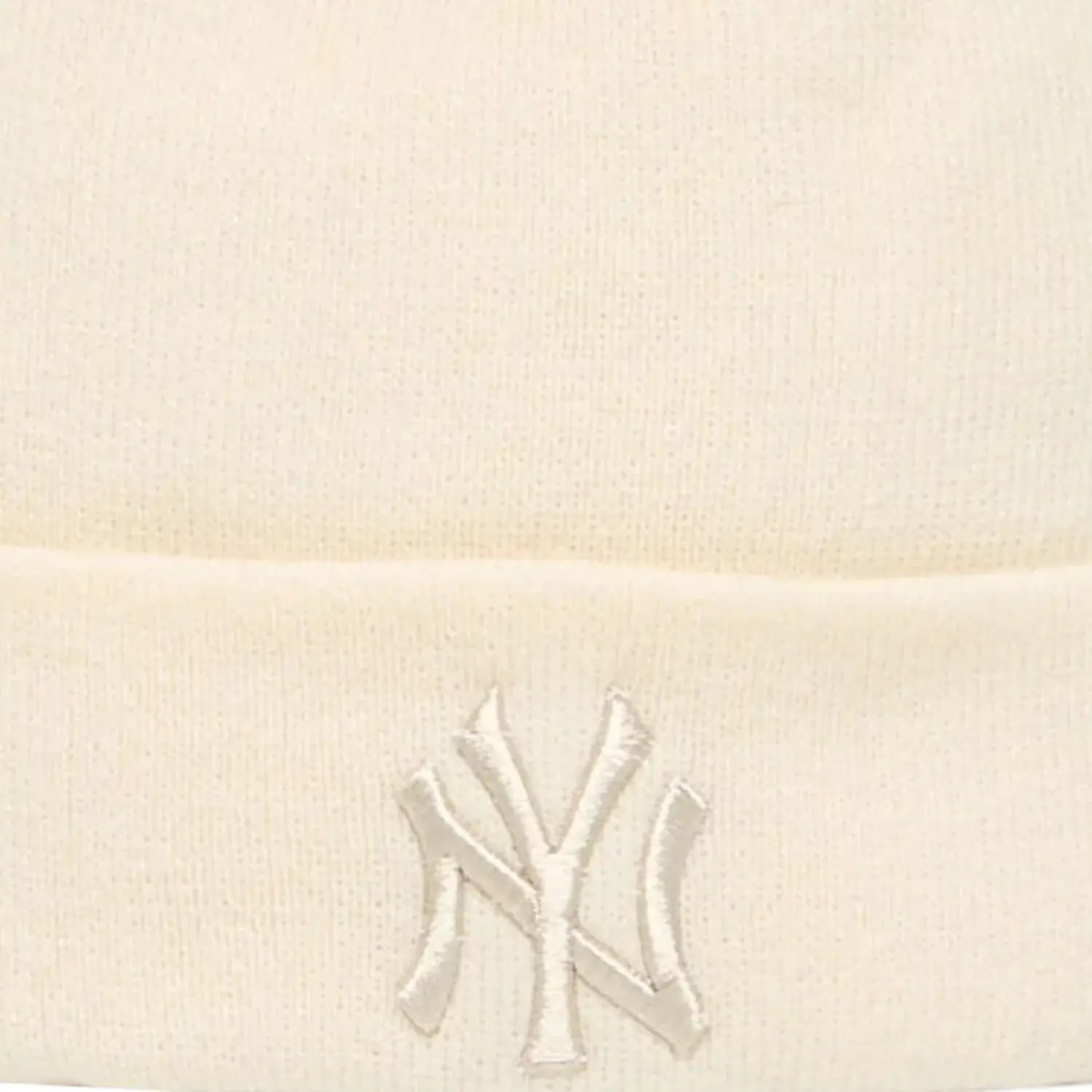 Wmns Metallic Bobble Beanie New York Yankees Hat - Img 3