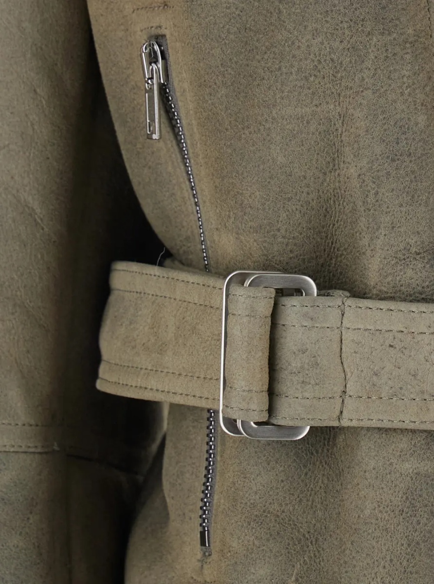 Blanuri Gray High-neck cropped shearling jacket with off-center zip closure and front belt in suede for women - Img 3
