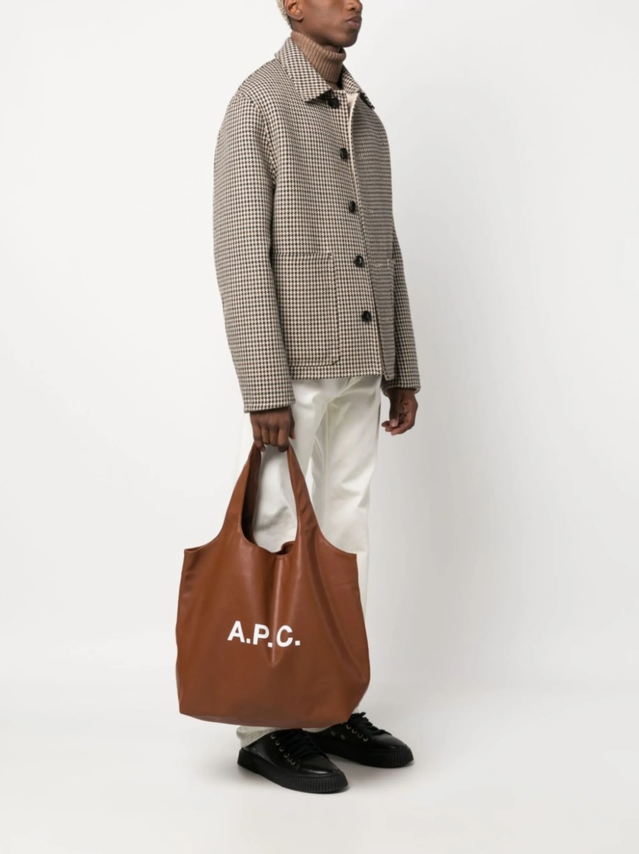Geanta de mana A.P.C. maro din poliuretan si polyester - Img 2