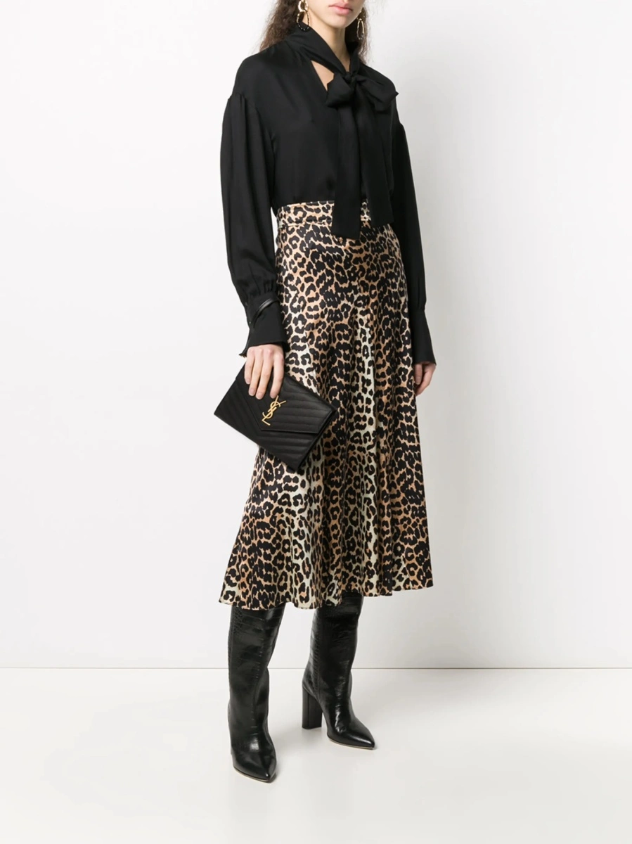 Geanta plic Saint Laurent Envelope neagra din piele si alama - Img 2
