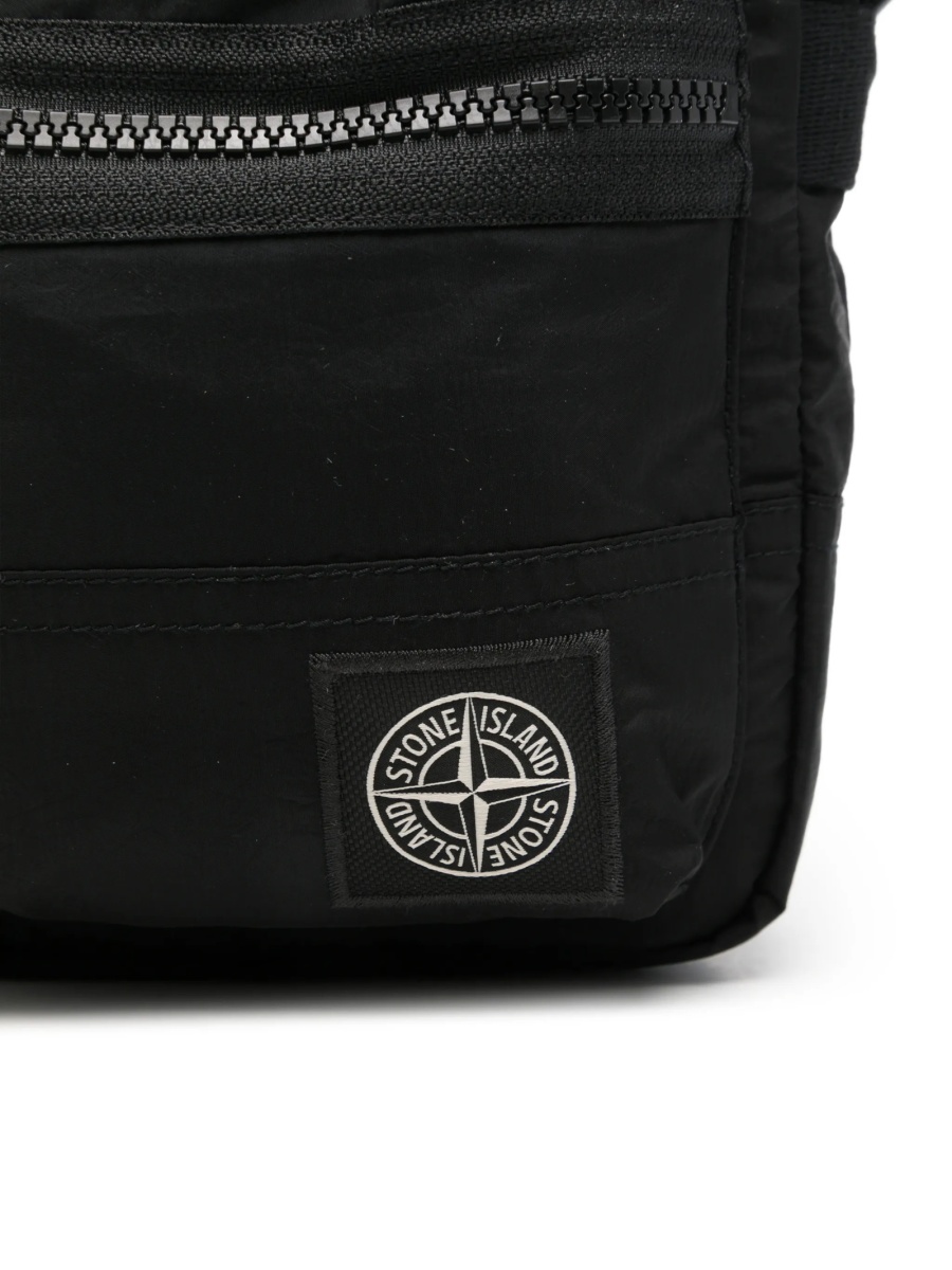 Geanta tip postas Stone Island neagra din poliamida - Img 4