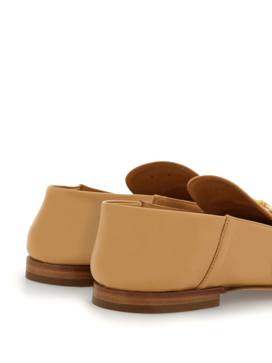 Mocasini Ferragamo gancini neutri din piele - Img 3