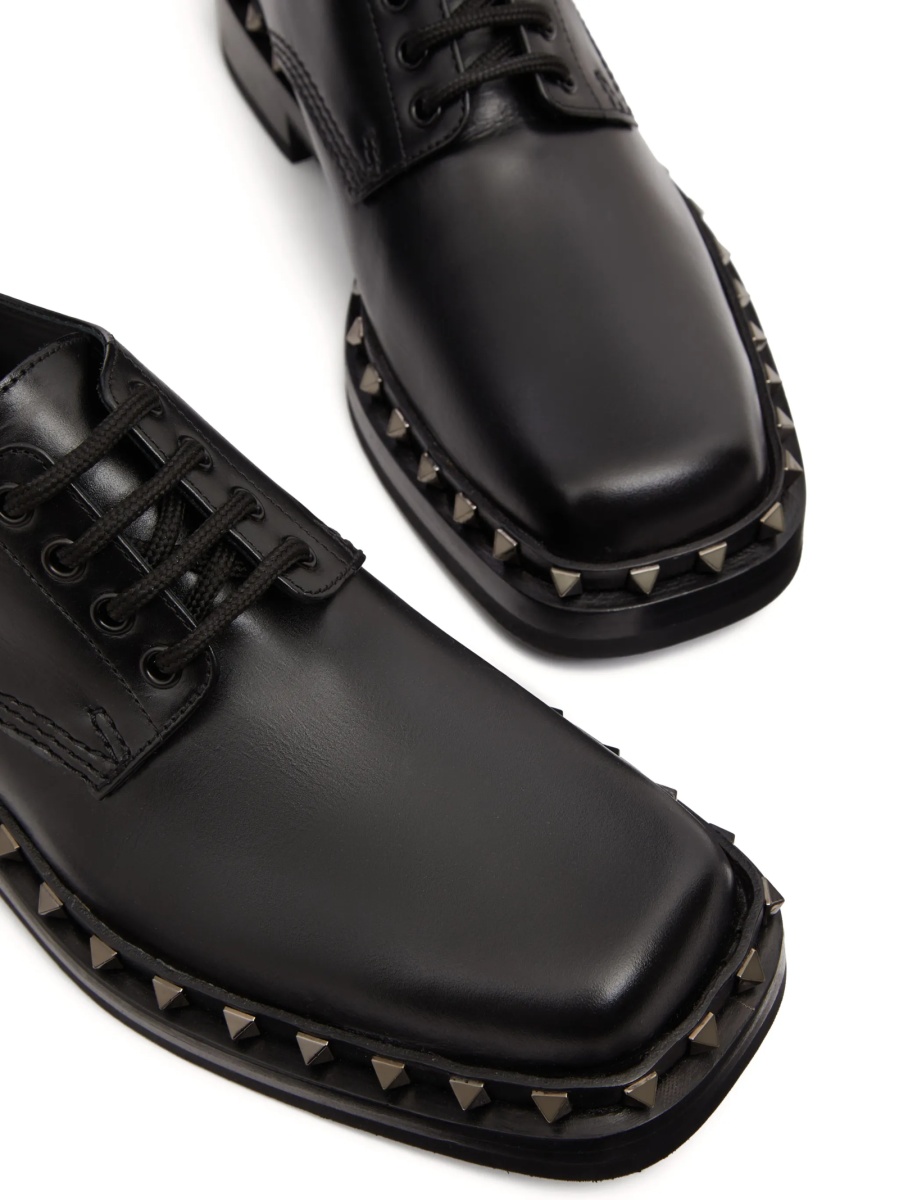 Pantofi Derby Valentino Garavani Rockstud negri din piele si metal - Img 5