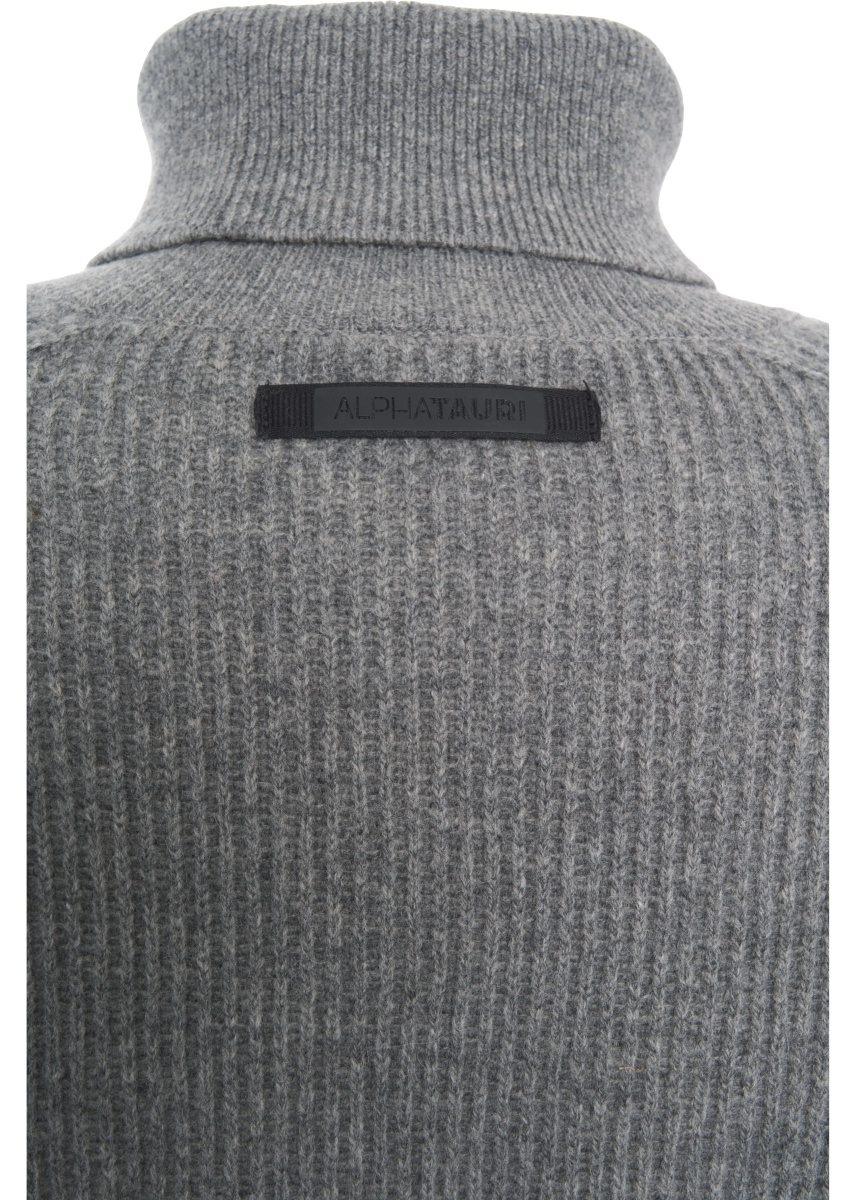 Pulover Wool turtleneck sweater - Img 4
