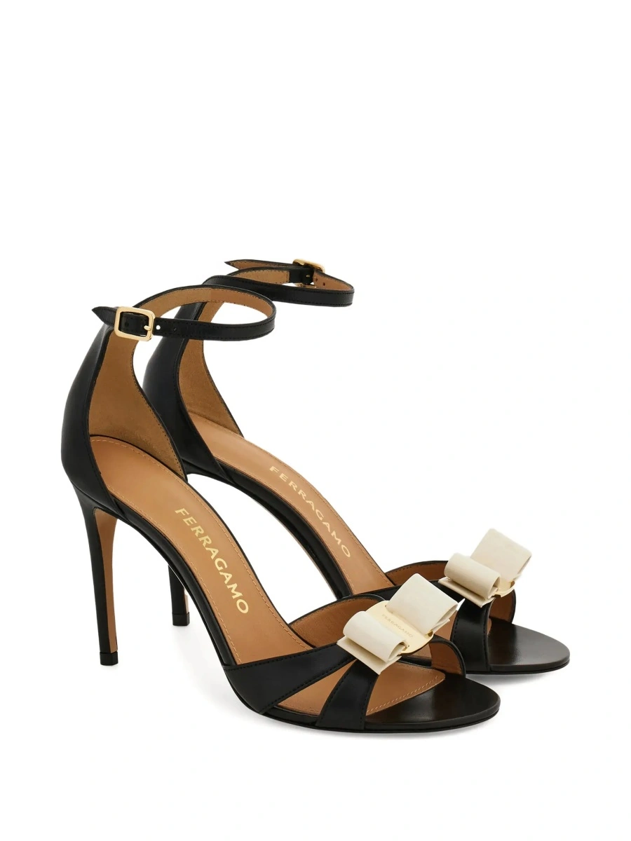 Sandale cu toc Ferragamo negre din piele - Img 5