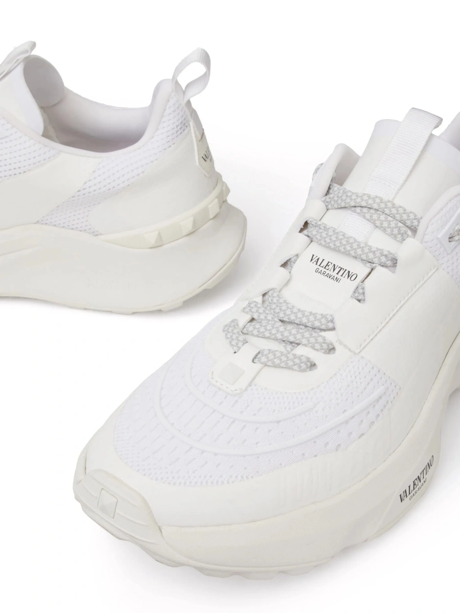 Sneakers Valentino Garavani Rockstud albi din piele si vascoza - Img 5