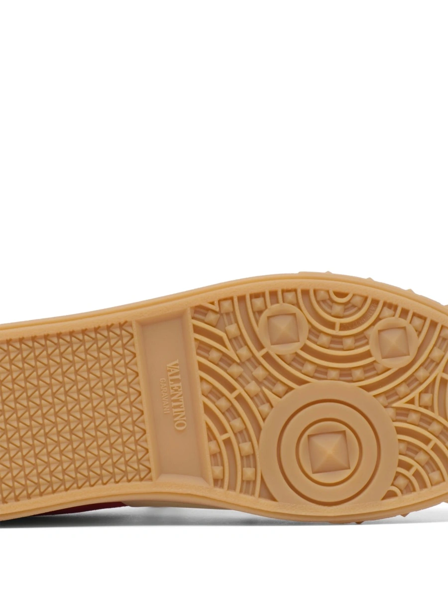 Sneakers Valentino Garavani Rockstud rosii din piele intoarsa - Img 5