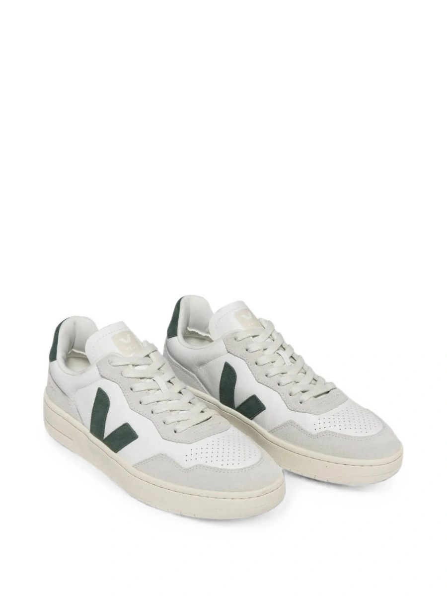 Sneakers VEJA albi din piele intoarsa si piele - Img 2