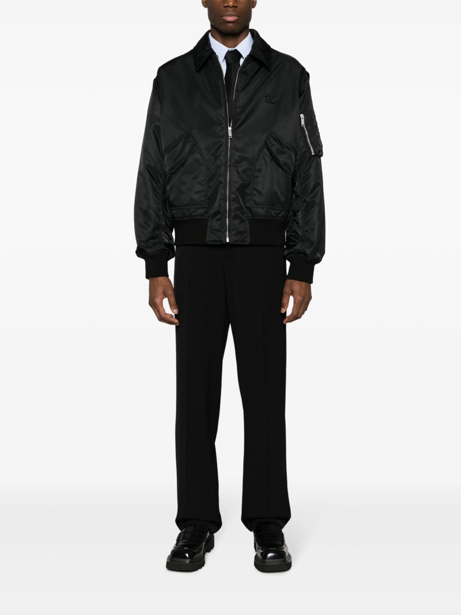 Bomber jacket Valentino Garavani neagra din poliamida - Img 2