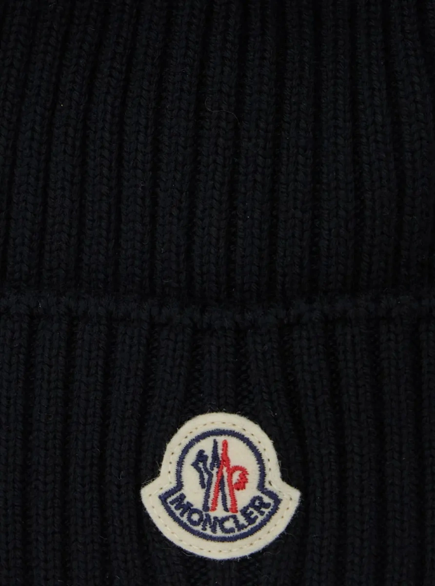 Caciula Moncler neagra din lana - Img 3