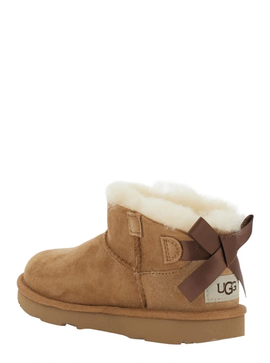 Cizme UGG Kids maro din piele intoarsa 'Ultra Mini Bailey Bow' - Img 3