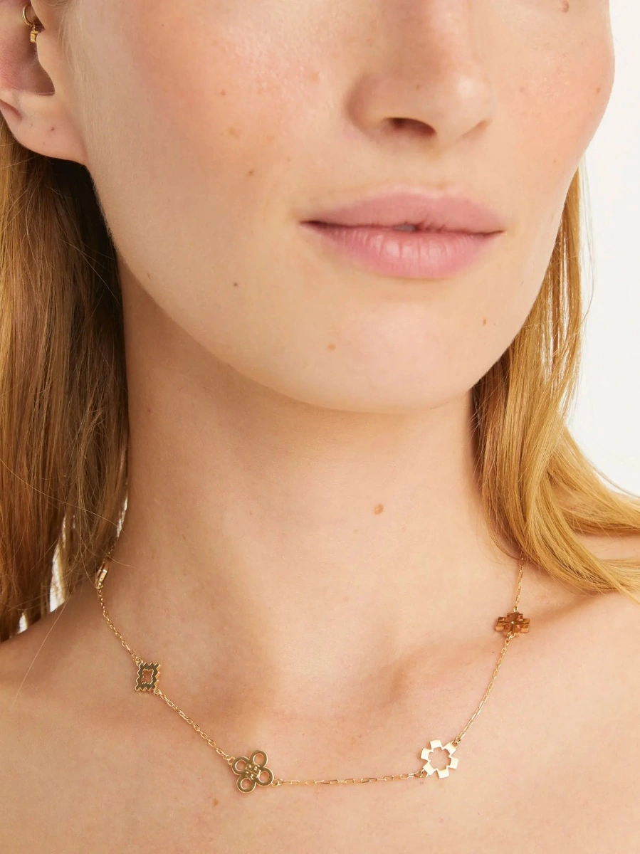 Coliere Gold Color Necklace 'Forget Me Not' with Floral Charms and Zirconia in Brass for Women - Img 3