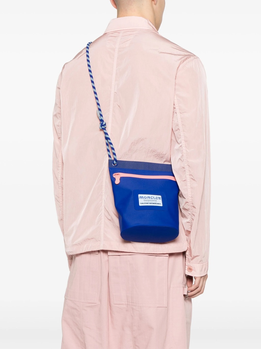 Geanta tip postas Moncler albastra din elastan si poliamida - Img 2