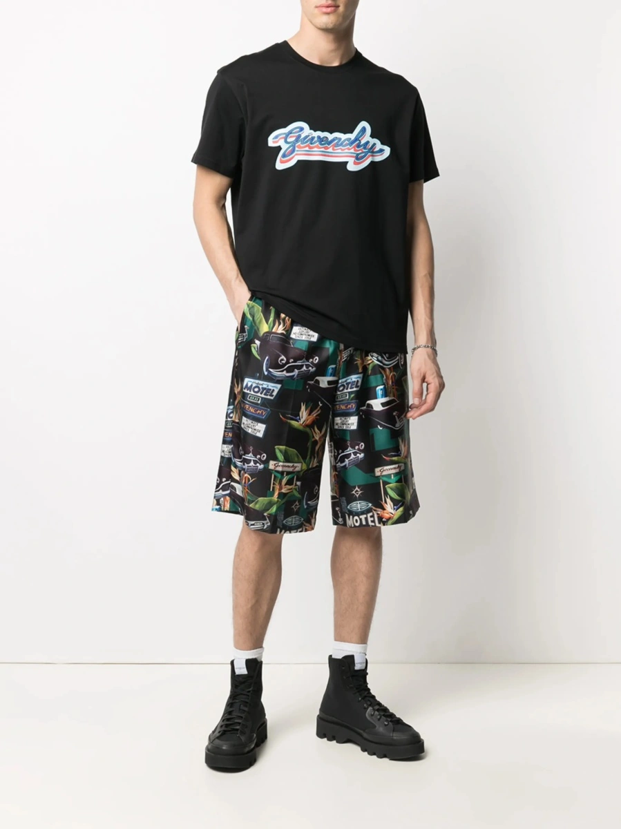 Pantaloni scurti Givenchy negri din matase - Img 2