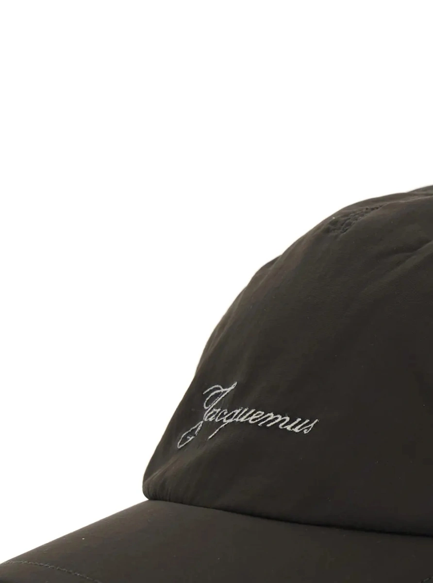 Sapca 'La Casquette Balluchon' Brown Baseball Cap with Logo Lettering on the Front and Rear Drawstring Closure in Cotton Man - Img 3