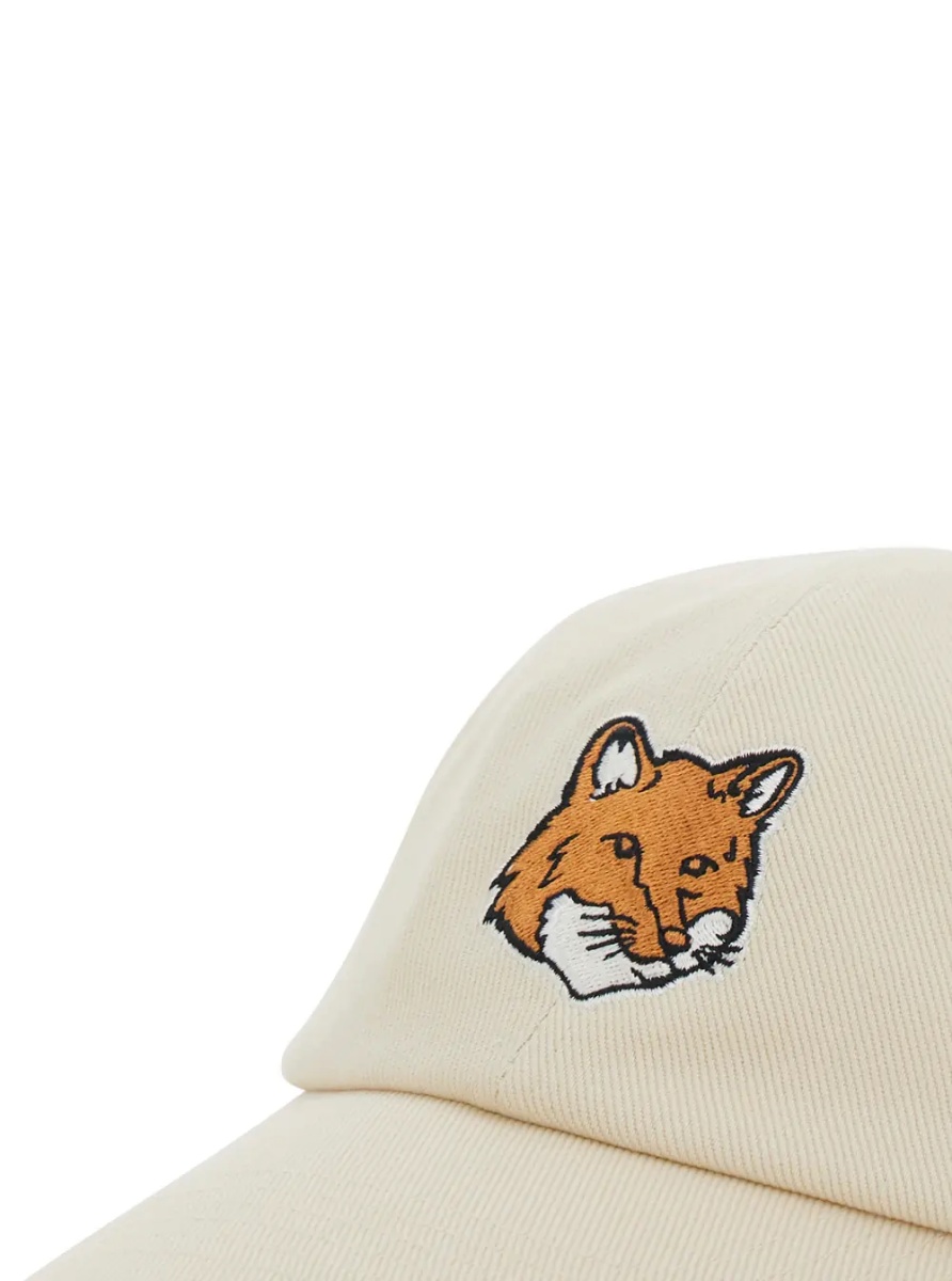 Sapca MAISON KITSUNÉ White Baseball cap with Fox Head patch on the front in cotton for men - Img 3