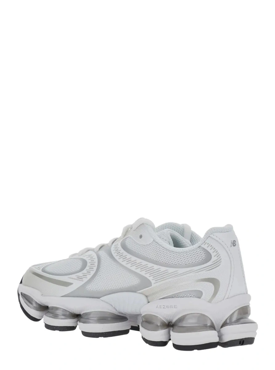 Sneakers New Balance albi din piele si material textil '2000' - Img 3