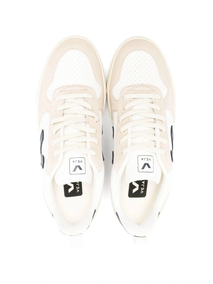 Sneakers VEJA albi din piele - Img 3