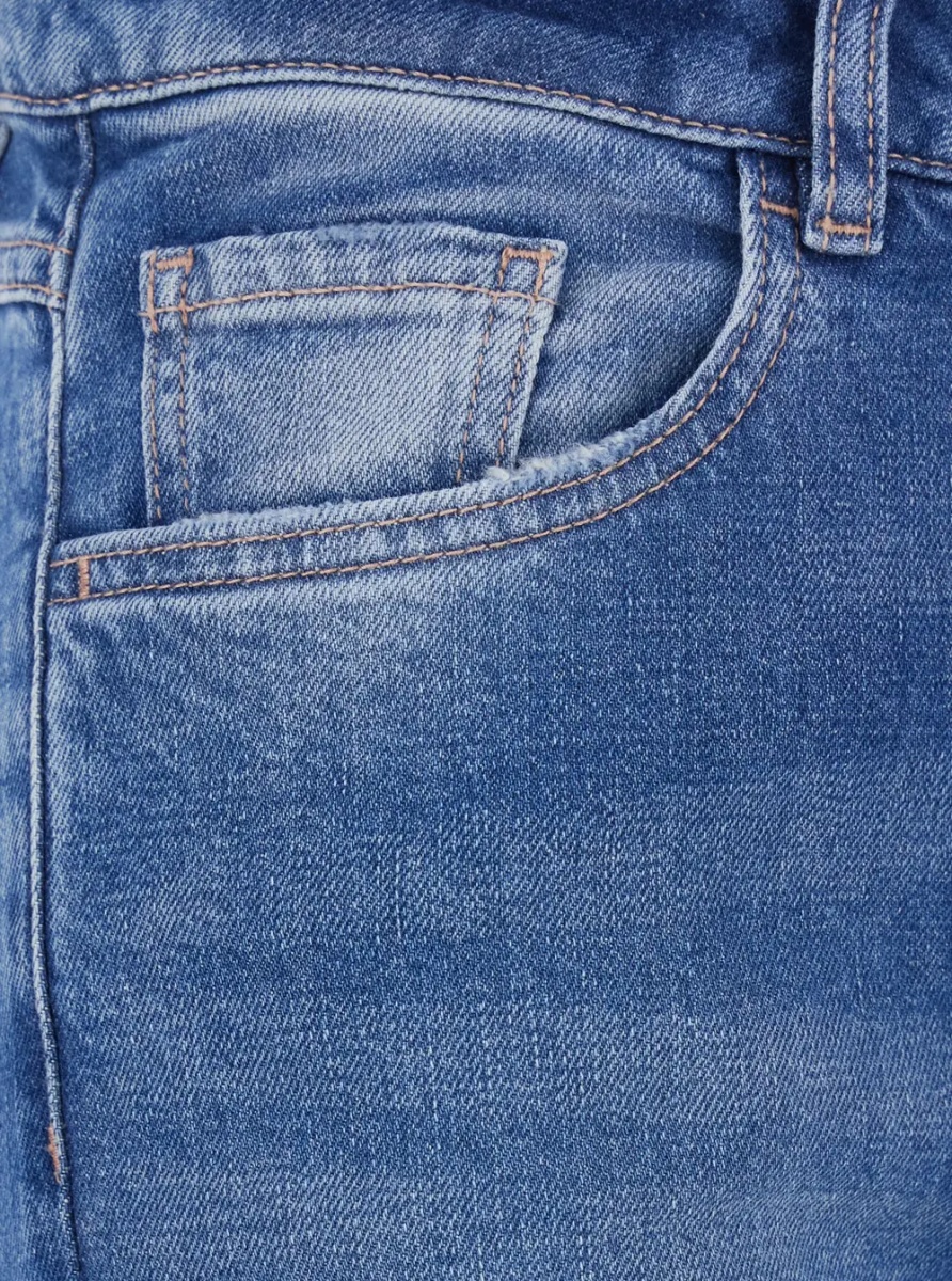 Blugi Blue Jeans with Five-Pocket Design and Logo Patch on the Back in Denim for Women - Img 3