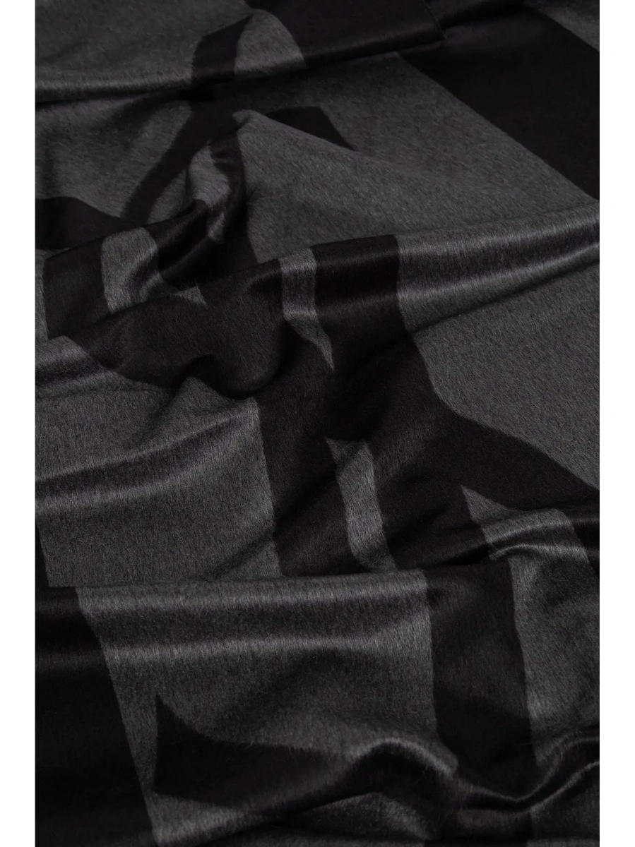 Esarfa Grey Scarf with Maxi Logo Lettering and Fringed Hem in Silk Woman - Img 5