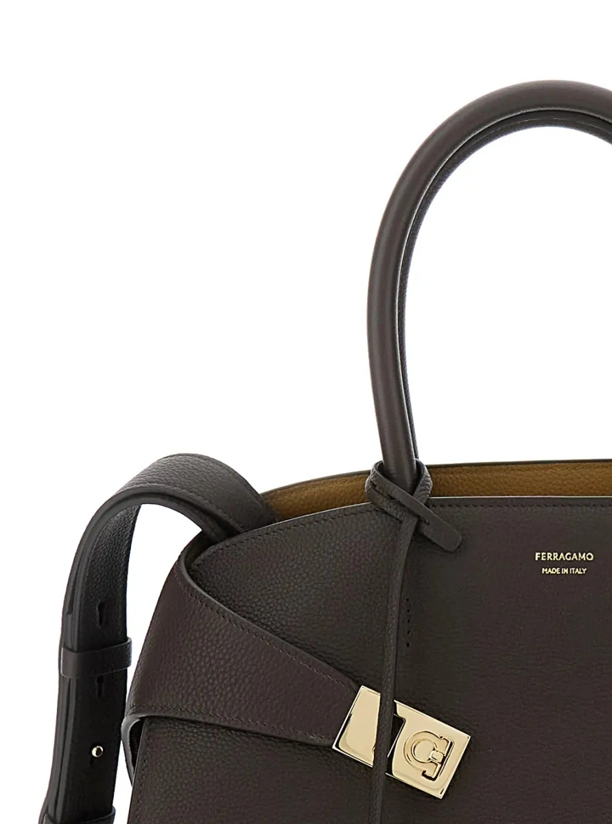 Geanta de mana Ferragamo maro din piele 'Hug Small' - Img 3