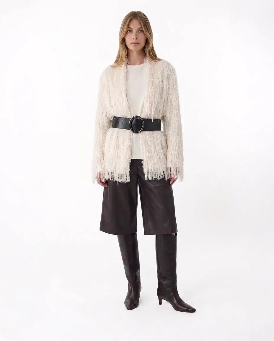 Pantaloni Bermuda shorts in leather look - Img 3