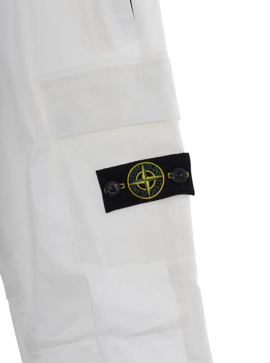 Pantaloni Stone Island albi din bumbac - Img 3