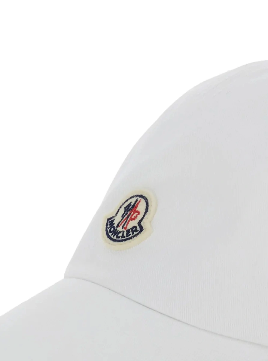 Sapca Moncler alba din bumbac - Img 3