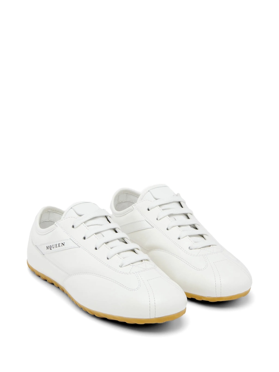 Sneakers Alexander McQueen albi din piele - Img 2