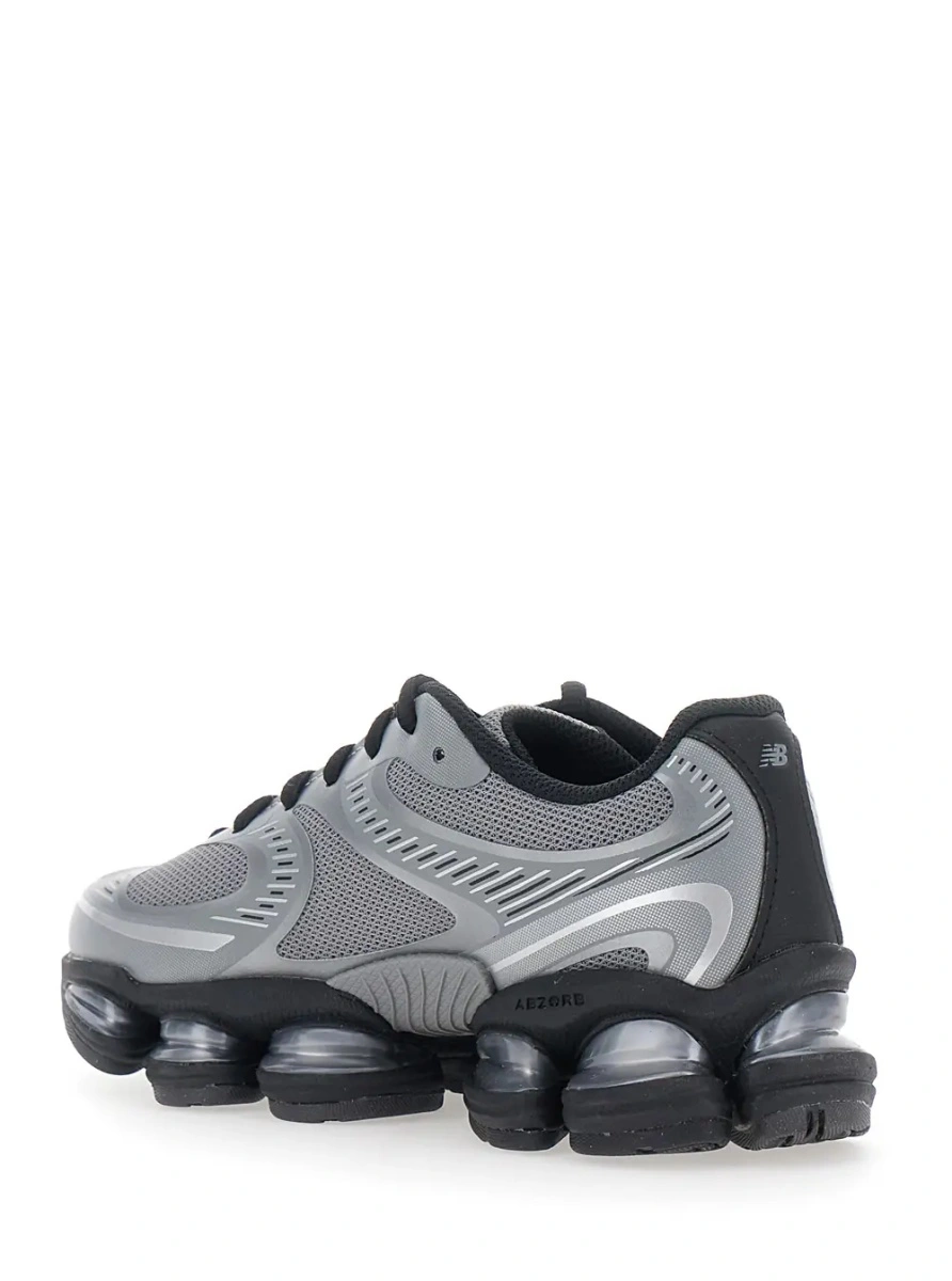 Sneakers New Balance negri din piele si material textil '2000' - Img 3