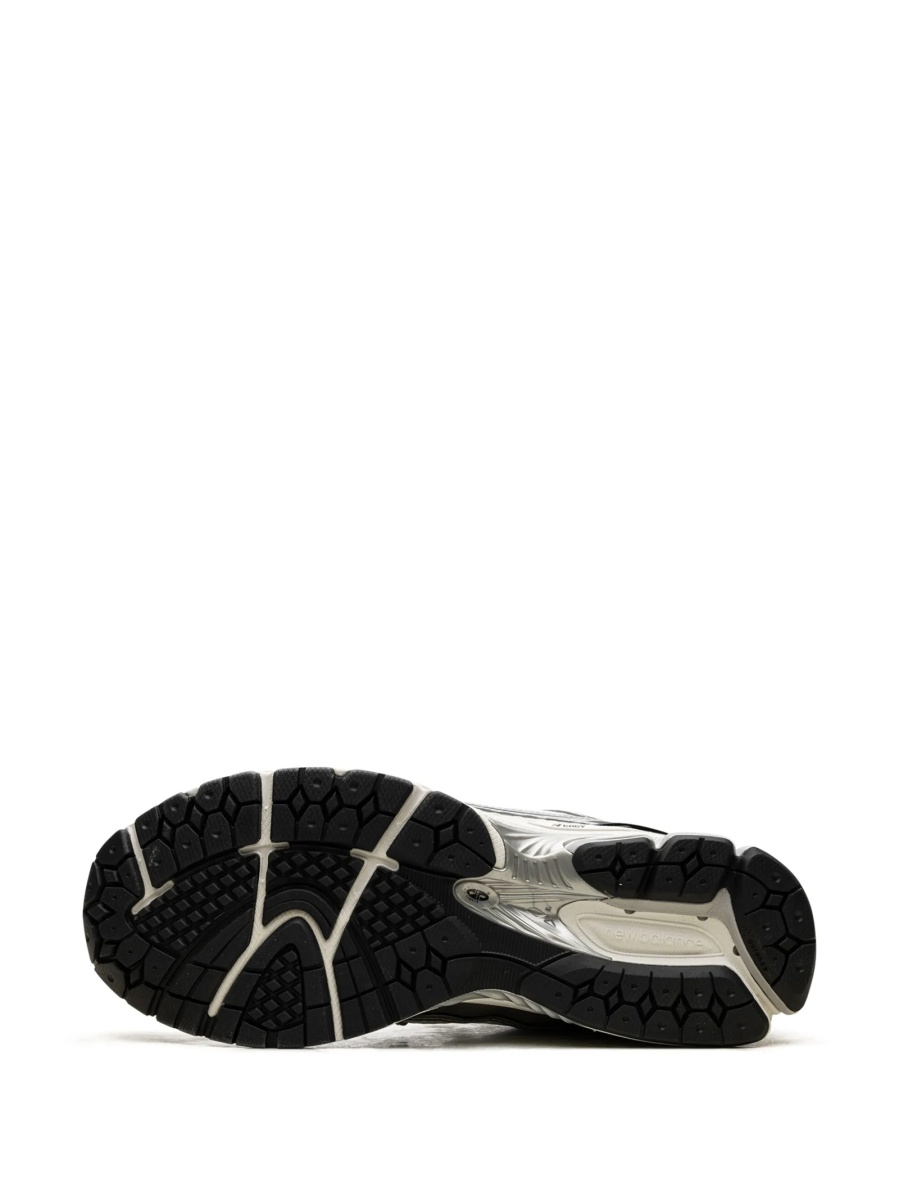Sneakers New Balance negri din piele si material textil - Img 4