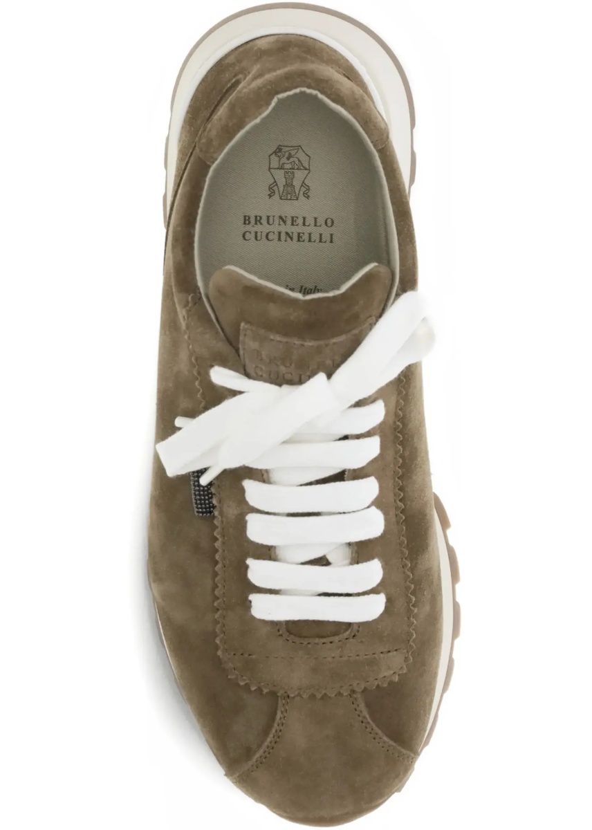 Sneakers with iconic embellishments - Img 4