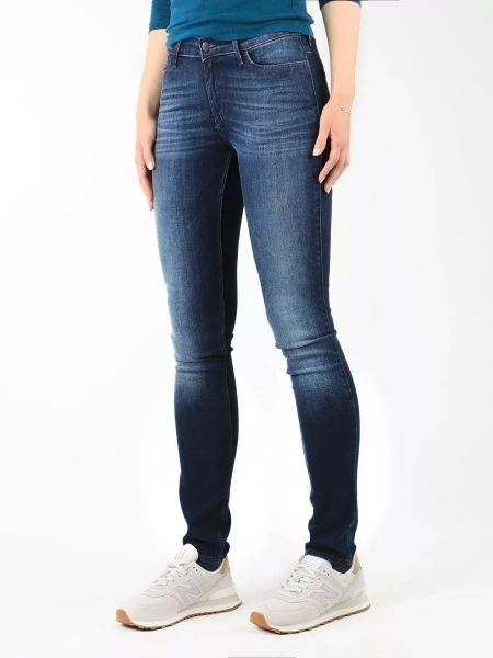 Blugi Jeans Jaclyn Dark Lake W26DU468Y