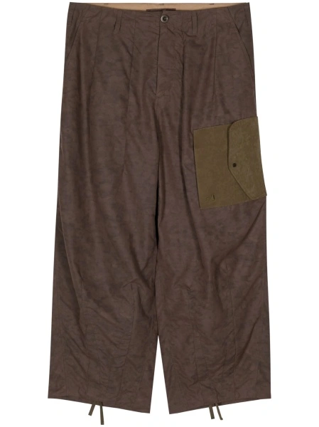 Pantaloni evazati TEN C maro