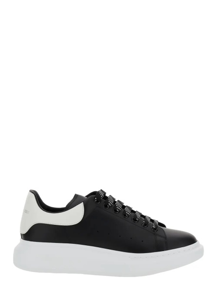Sneakers Low Top Sneaker with logo lettering on the tongue in Black Leather for Men