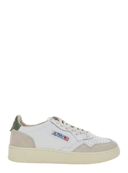 Sneakers 'Medalist' White Low Top Sneakers with Logo Patch on the Tongue in Leather for Women