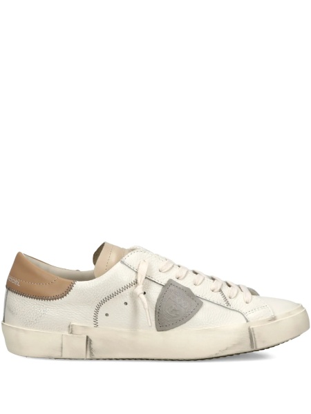 Sneakers & Slip-On