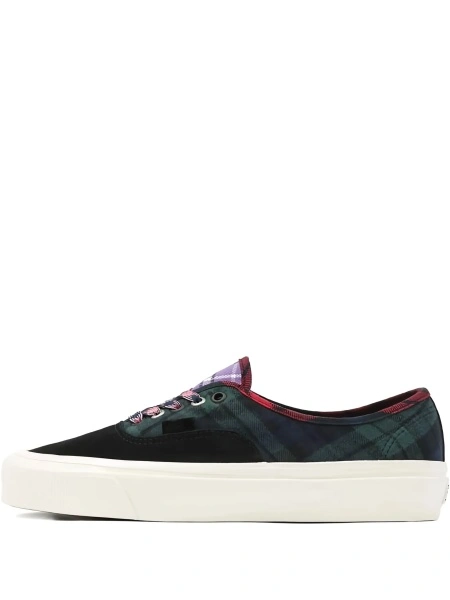 Sneakers Vans negri din material textil si piele intoarsa