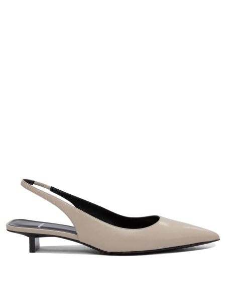 Heeled shoes
