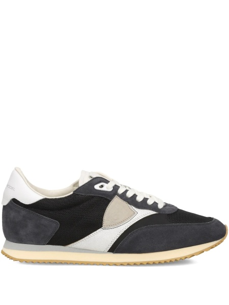 Sneakers & Slip-On