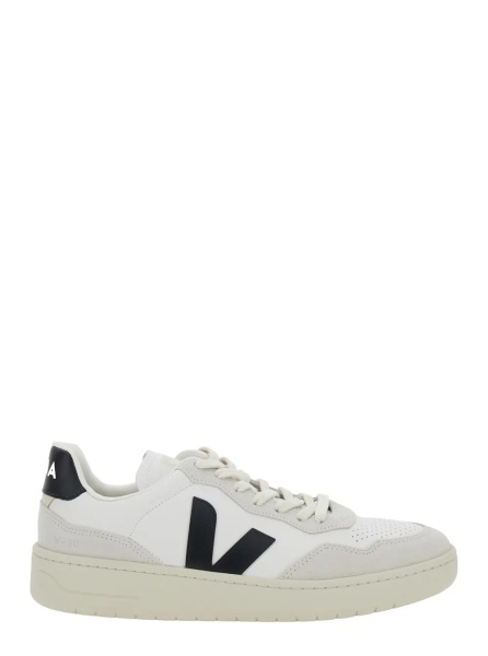 Sneakers 'V90' White Sneaker with Side Logo and Perforated Toe in Leather Unisex