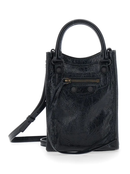 Geanta de umar 'Le City' Black Shoulder Bag with Adjustable and Removable Strap and Zip Pocket on the Front in Leather for Women
