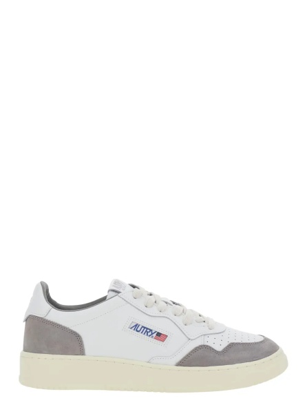 Sneakers 'Medalist' Grey Low Top Sneakers with Logo Patch on the Tongue in Suede for Men