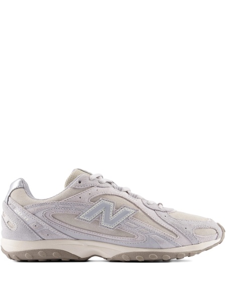 Sneakers New Balance neutri din plasa si piele intoarsa