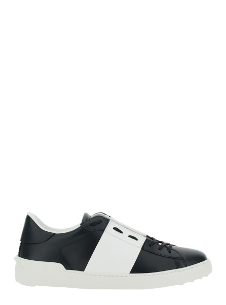 Sneakers 'Open' White and Black Low Top Sneaker with Logo Patch on the Tongue in Leather Man