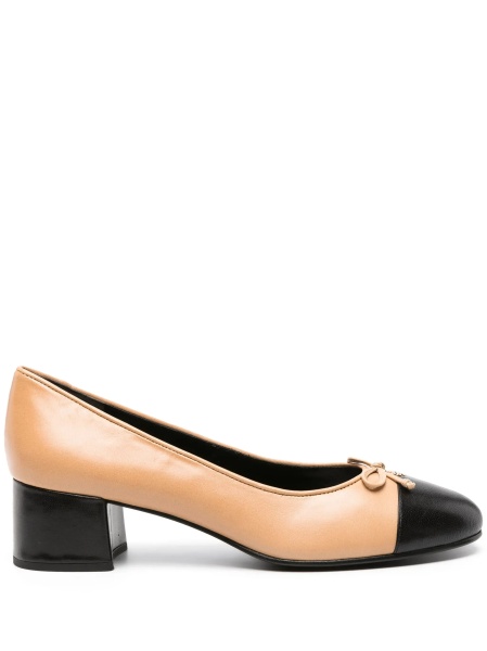 Heeled shoes