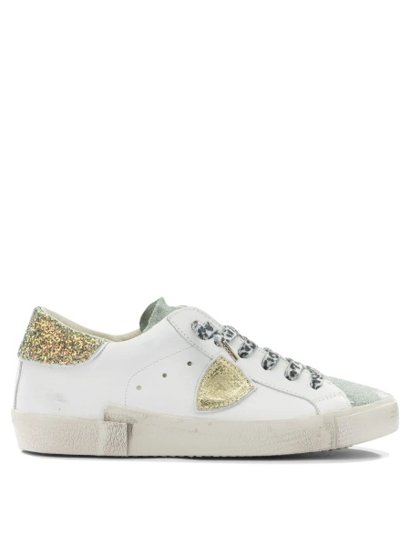 Sneakers & Slip-On